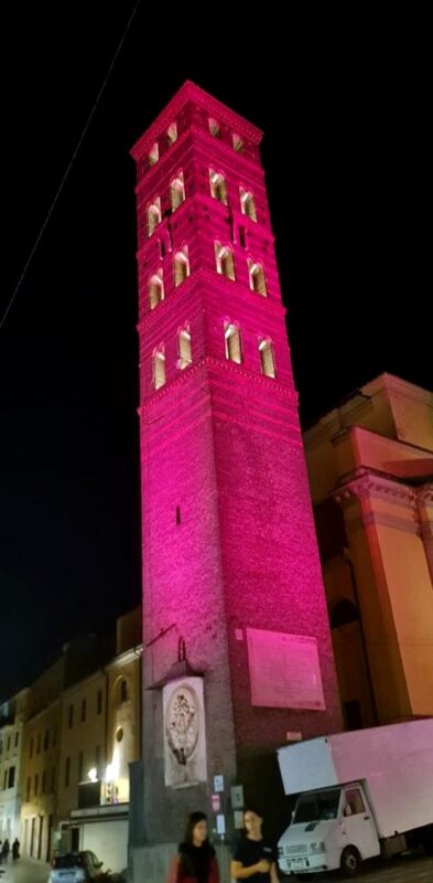 La Torre del Trivio illuminata per Ottobre Rosa